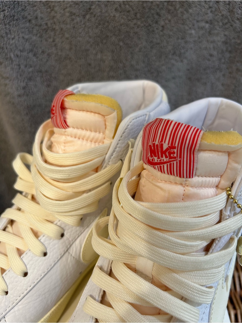 Nike Blazer Mids Popcorn edition - Picture 2 of 8